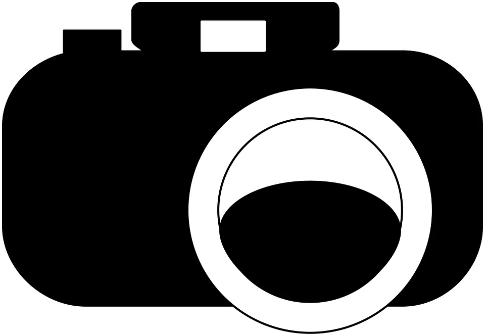 Minimalist Black Camera Silhouette with Large Lens Clipart for Photography Enthusiasts